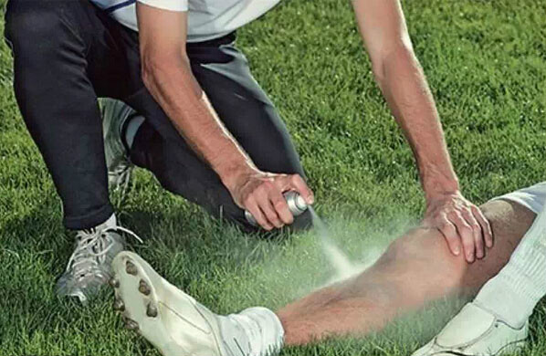 运动员受伤时使用的喷雾是什么？